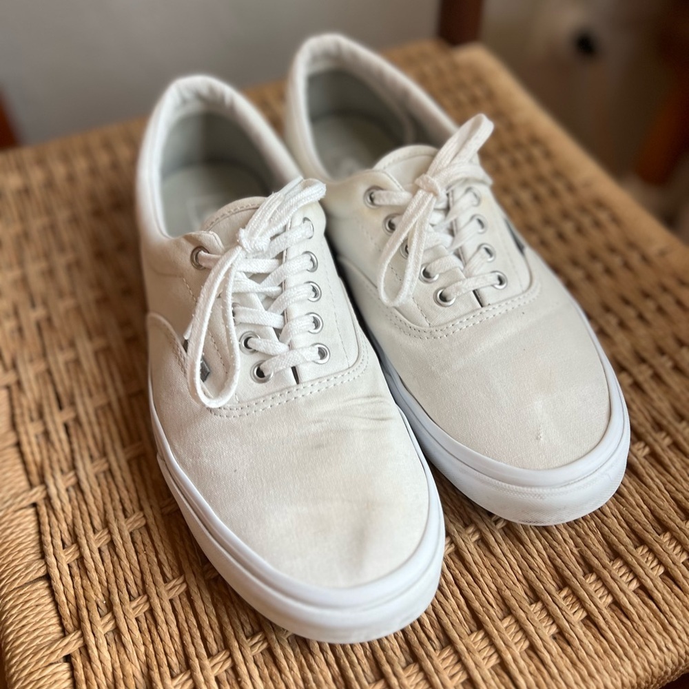 Vans Era Triple White Sneakers Size 12 Women / 10.5 Men Canvas Classic Low Top - Picture 14 of 14